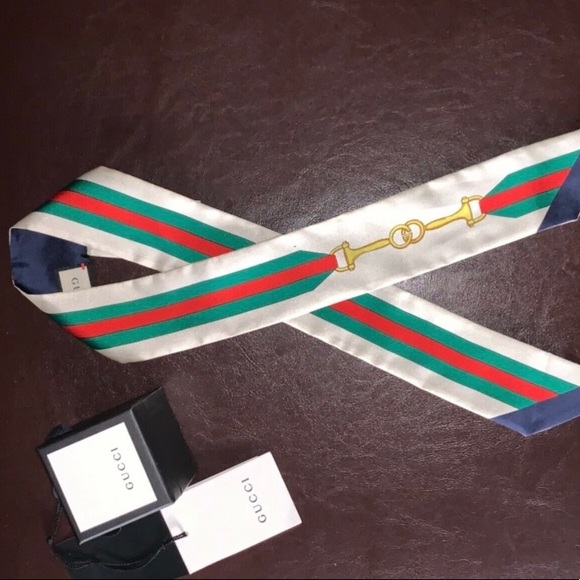 Authentic Gucci neck bow / edge scarf - Picture 1 of 4